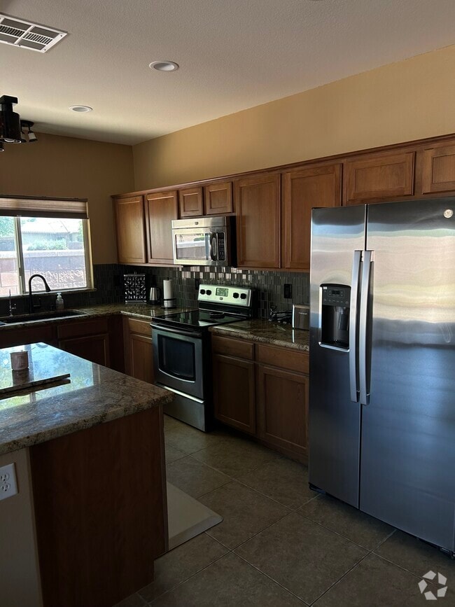 Kitchen - 4936 Semifonte Dr