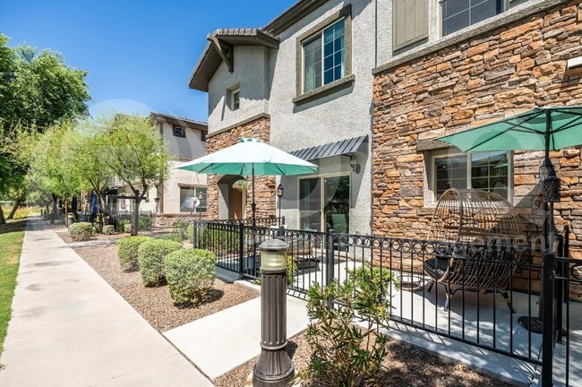 Building Photo - 2750 S Voyager Dr