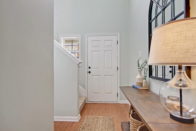 Building Photo - 1378 Hamlin Park Cir