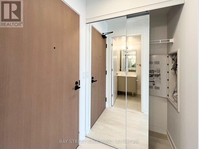 Photo du bâtiment - 8 Tippett Rd