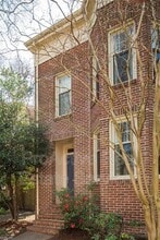 Building Photo - 431 W Princess Anne Rd