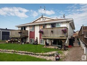 Building Photo - 5016-5050 50 St