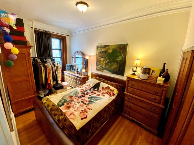 Building Photo - 510 Beacon St