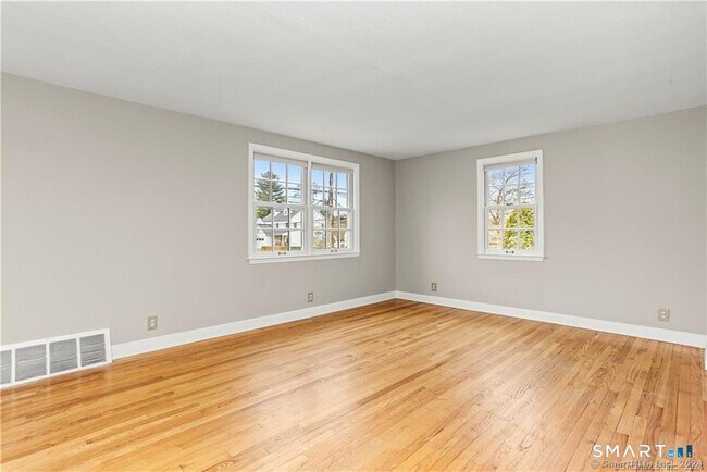 Foto del edificio - 608 Stillson Rd