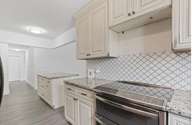 Building Photo - 23089 SW 55th Ave