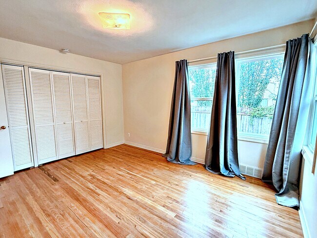 Foto del edificio - 8048 SE Ellis St