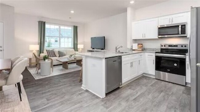Building Photo - 1707 Komondor Trl