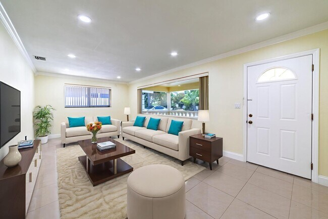 Building Photo - 3730 NE 13th Ter