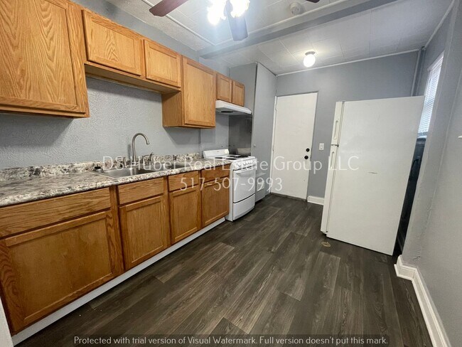 Foto del edificio - 1621 Roselawn Ave