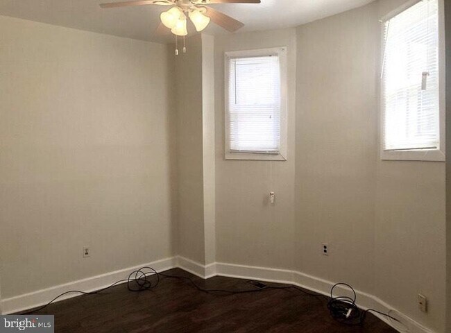 Foto del edificio - 6148 W Columbia Ave