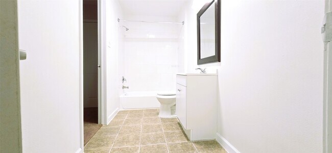 Foto del edificio - 9410 Rosehaven Dr