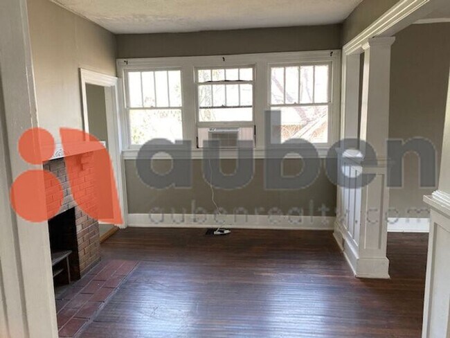 Building Photo - St. Elmo 3 bed 2 bath Home