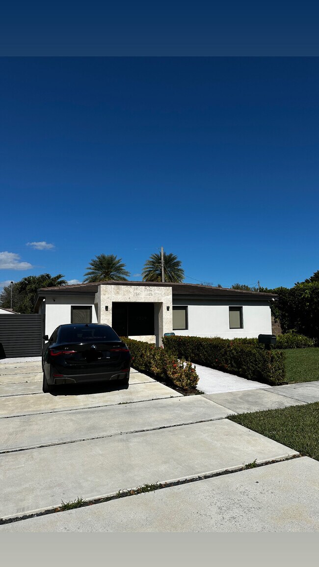 Foto del edificio - 7509 SW 30th St