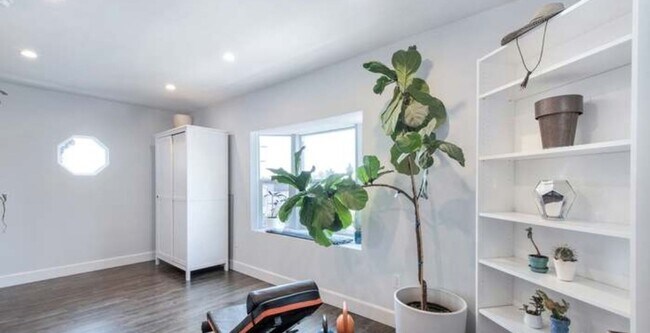 Building Photo - Now Leasing – 812 Merlin | $6,200/Month | ...