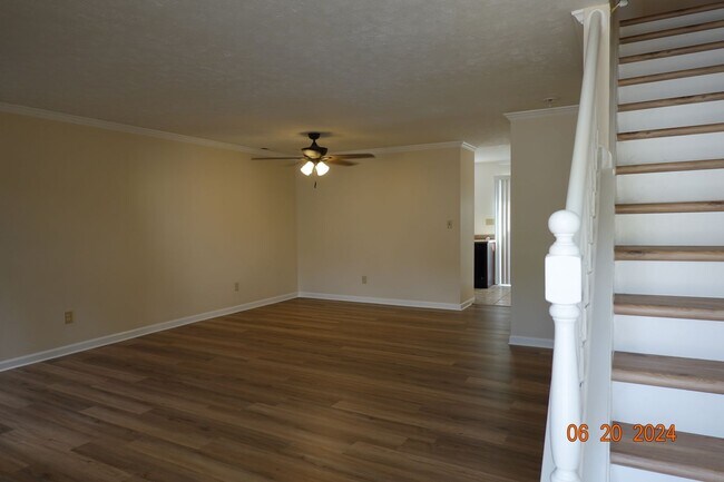 Foto del edificio - End Unit Condo Near Fort Eustis For Rent