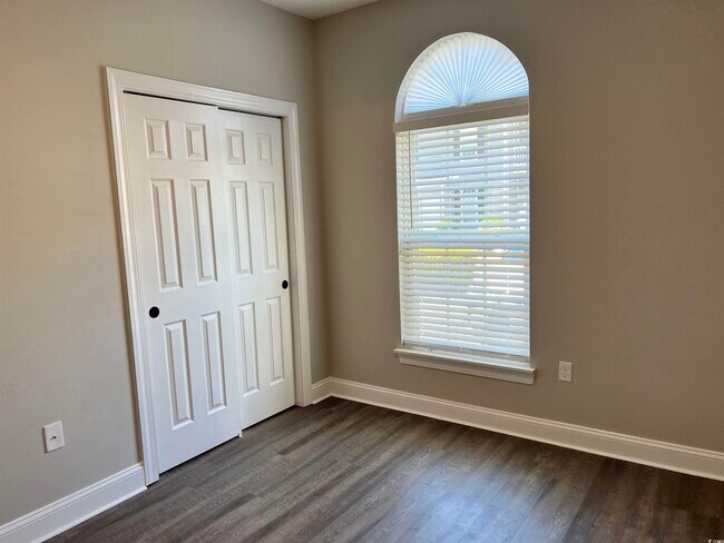 Foto del edificio - 963 Algonquin Dr