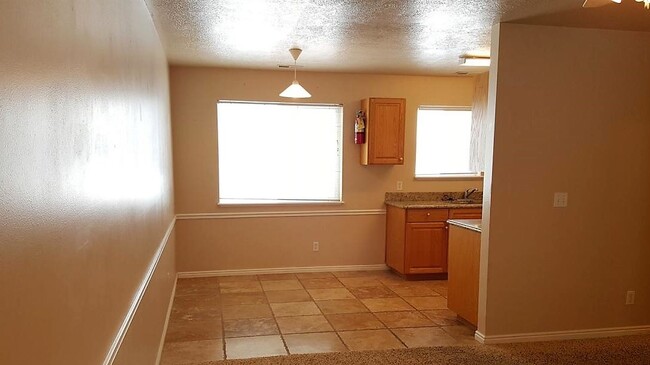 Building Photo - BRENTWOOD CONDO 2 Bed 1 Bath