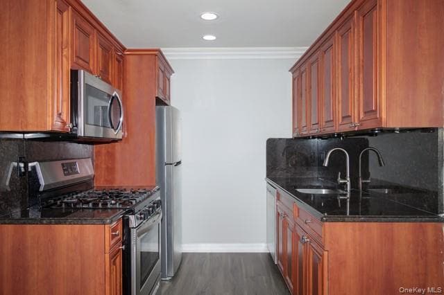 Building Photo - 1750 W Main St