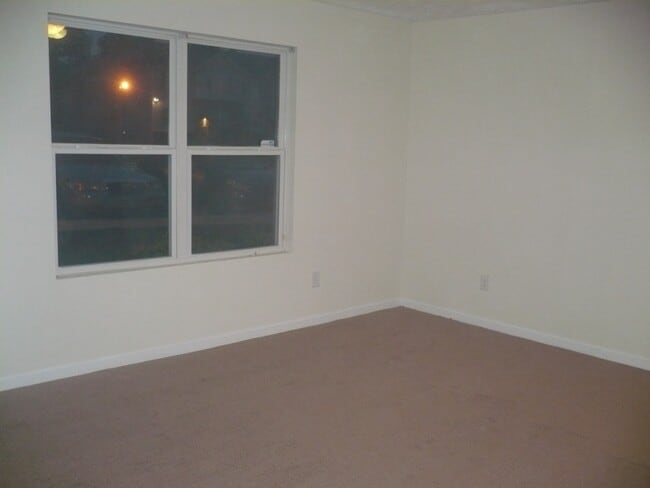 Building Photo - 11102 Waldrop Pl