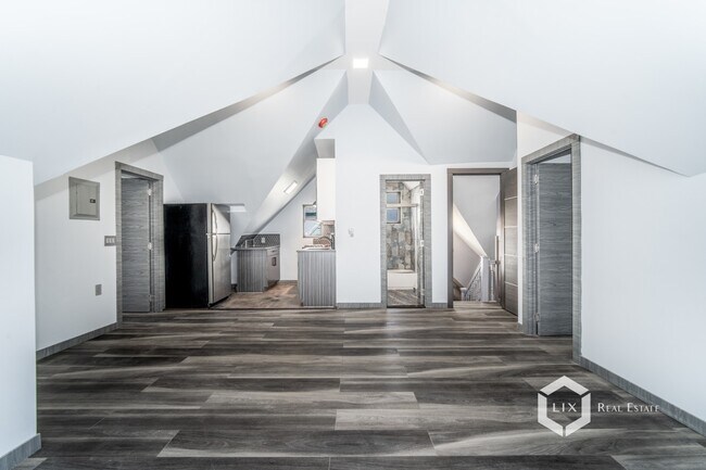Foto del edificio - 388 E 3rd St