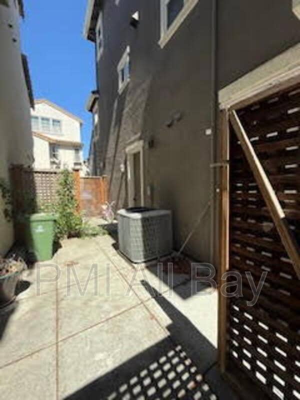 Building Photo - 40207 Antigua Rose Terrace