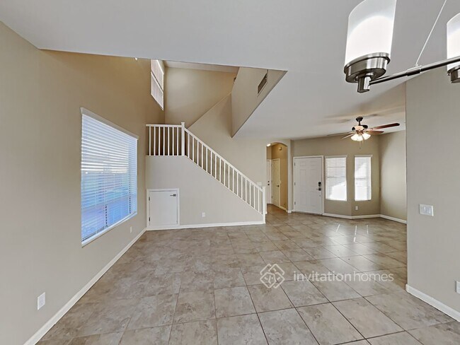 Building Photo - 850 E Lamonte St