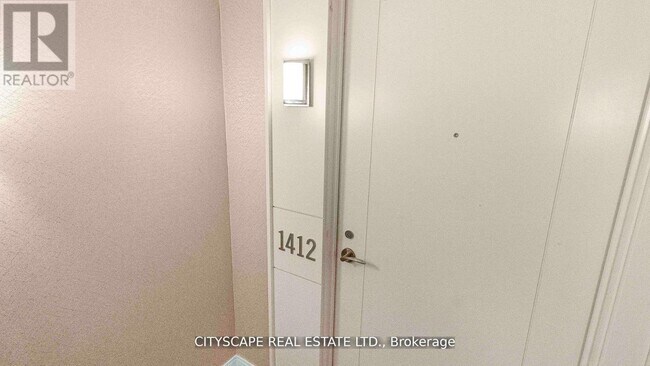 Photo du bâtiment - 830-1830 Lawrence Ave W