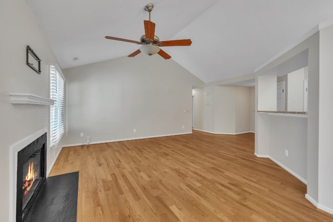 Building Photo - 106 London Plain Ct