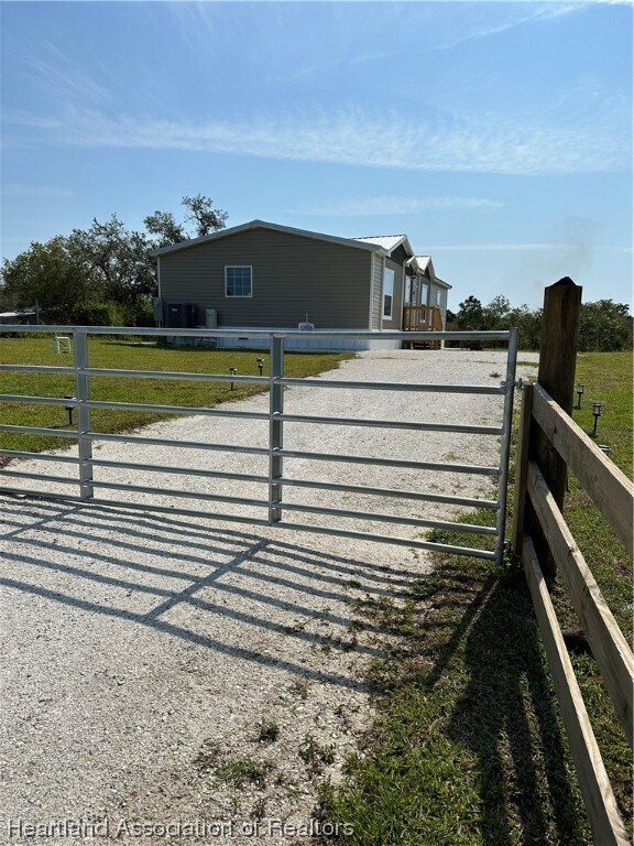 Primary Photo - 757 Farm Rd