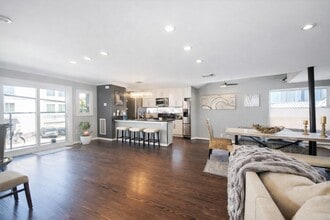 Building Photo - 913 Saulnier St