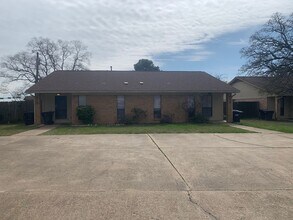 Building Photo - 412-414 Brentwood Dr E