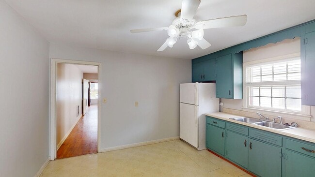 Building Photo - 1902 Shelby Ave