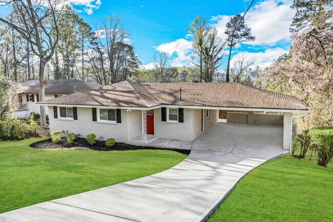 Building Photo - 1593 Boulderwoods Dr Se