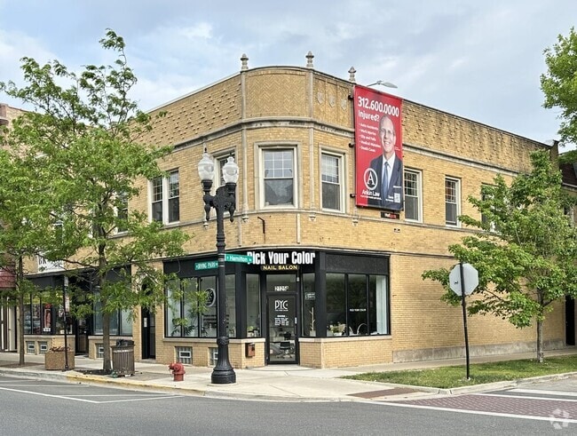 Building Photo - 2121 W Irving Park Rd
