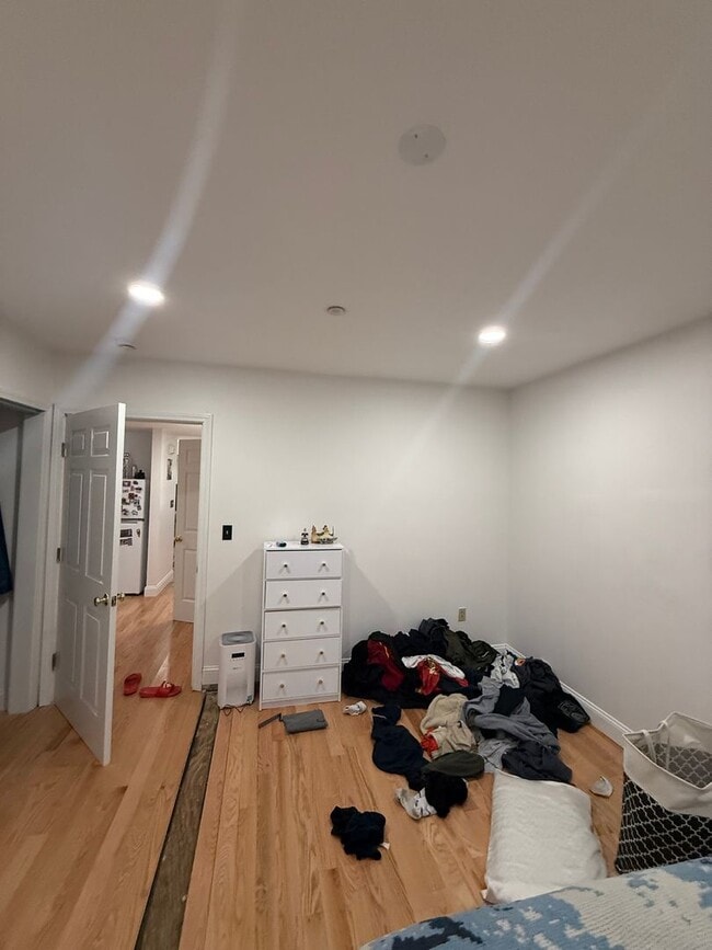 Foto del edificio - NO FEE!   Brighton 1 bed with CENTRAL AIR and PARKING available 8/1