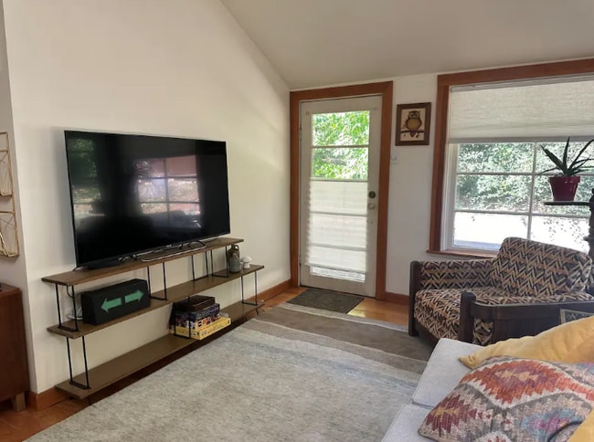 Photo - 1985 Riverview St House