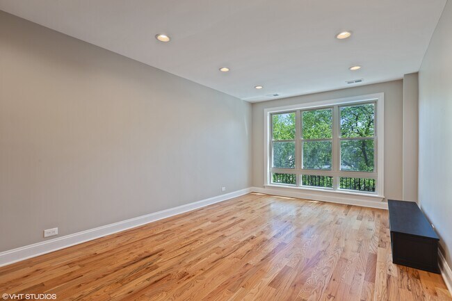 Foto del edificio - 1446 W Pensacola Ave