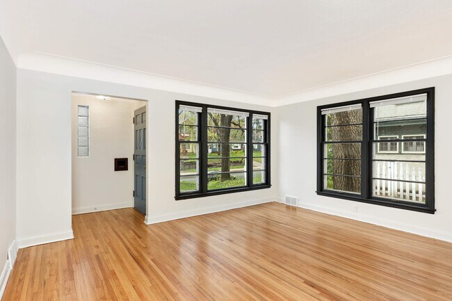 Foto del edificio - 5026 43rd Ave S