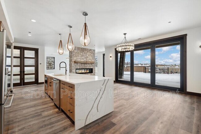 Foto del edificio - 313 Akers Ln