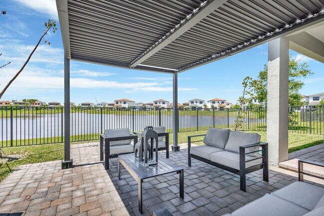 Foto del edificio - 16608 Cove Rd