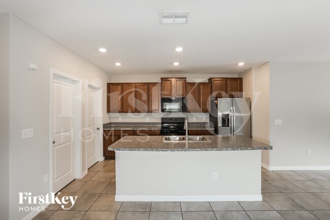 Building Photo - 10228 Cool Waterlily Ave