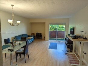 Building Photo - 1205 Mariposa Ave
