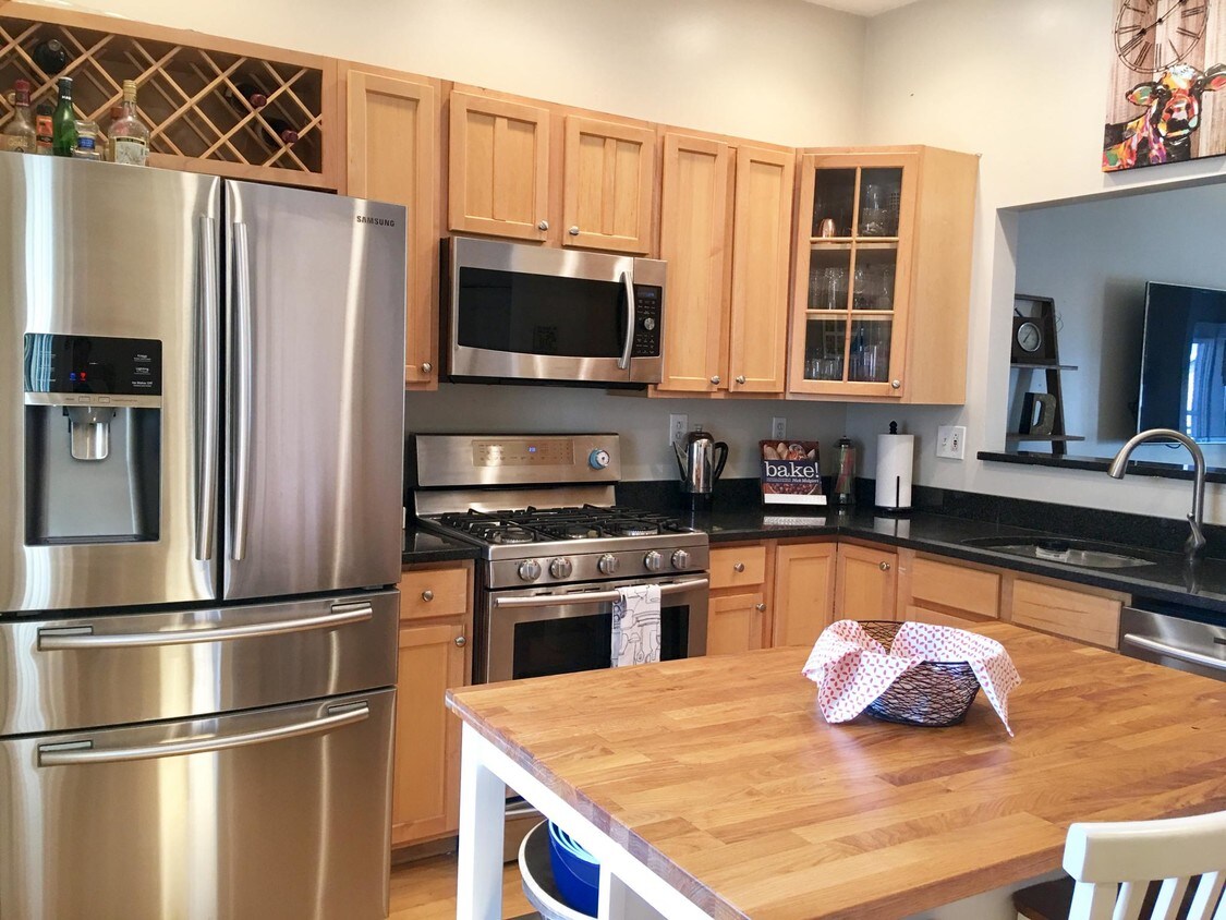Foto principal - 275 W 5th St