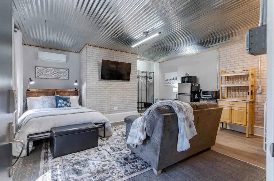 Foto principal - 404 N Washington St
