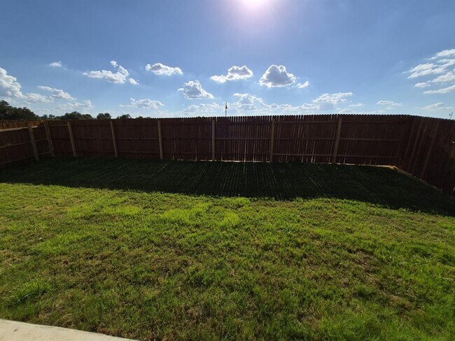 Building Photo - 224 Groveland Dr
