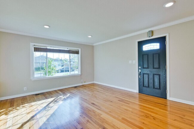 Building Photo - Wow! What a Great Home! Available Soon!
