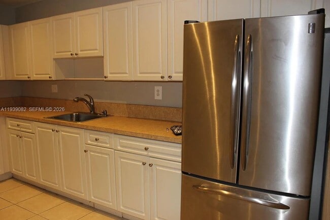 Foto del edificio - 9441 SW 76th St