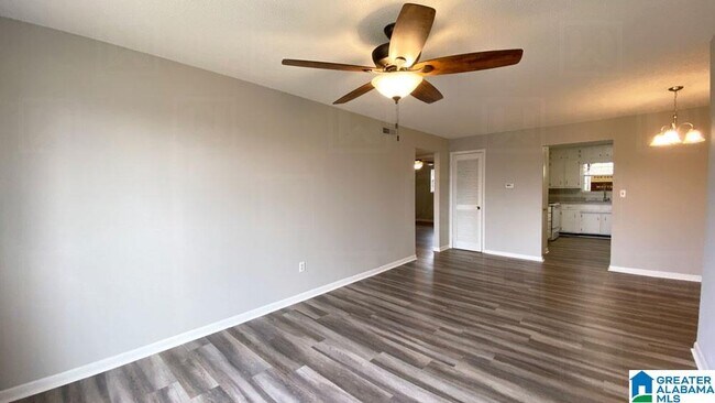 Building Photo - 8372 Thomas Ave