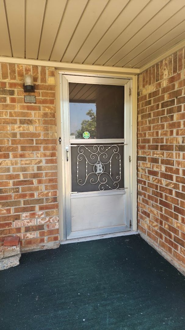 Foto del edificio - 3 Bed 1 Bath 1 Car Garage in the Leonhardts Oak Ridge Addition in Del City