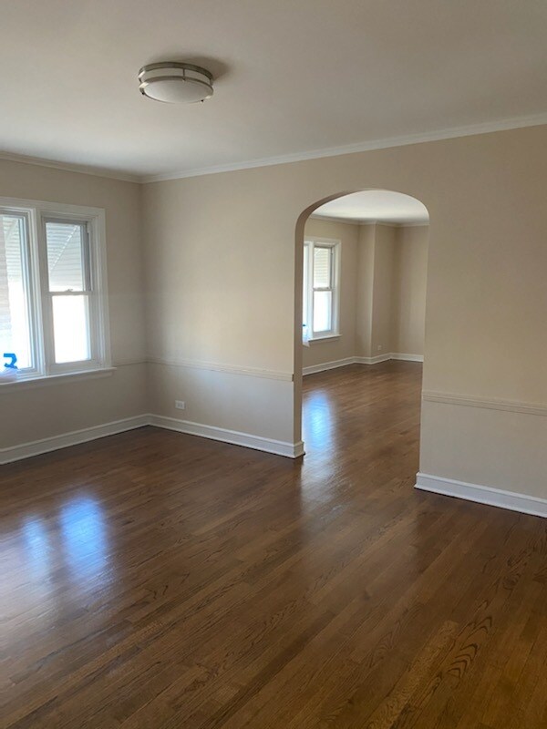 Building Photo - 1617 W 83rd St
